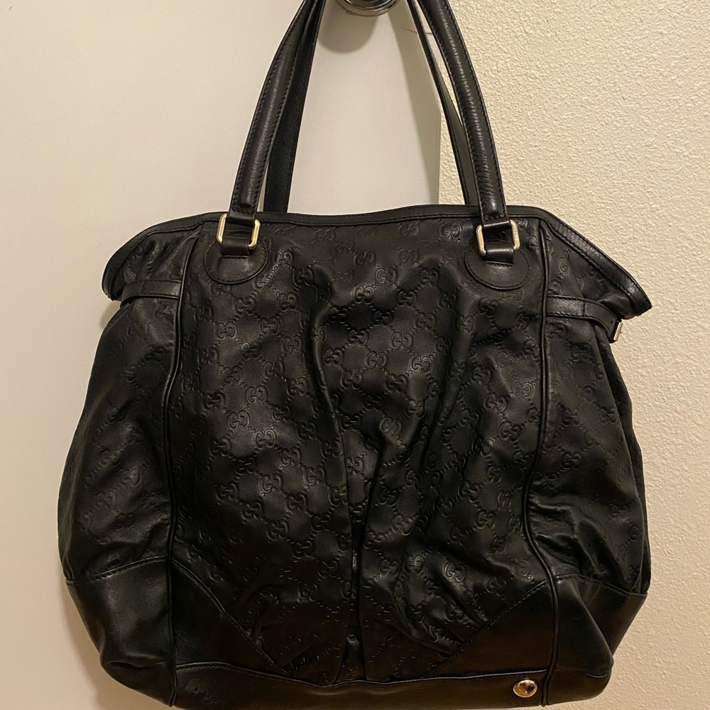✨RARE✨ AUTHENTIC GUCCI BLACK LEATHER TOTE BAG & HANDKERCHIEF